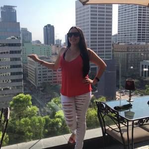 Meet your Posher, Roxanna